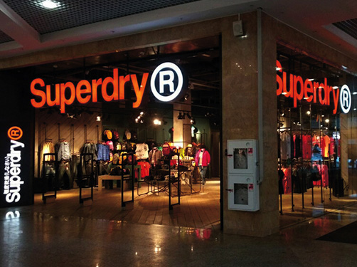 Два комплекта логотипов Superdry в виде объемных световых цельноклееных букв, толщиной 250мм из цветного акрила Н=800мм